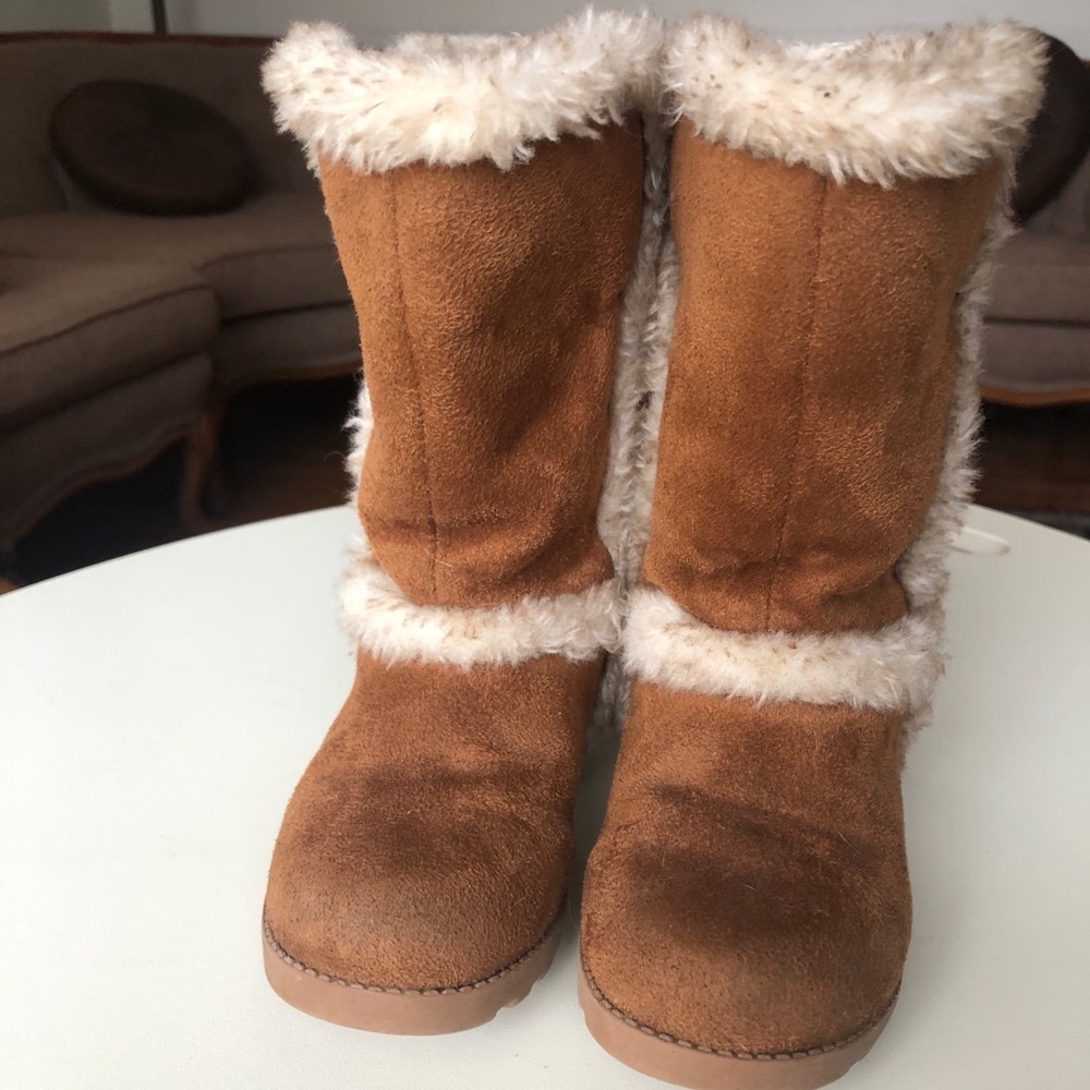 Faux fur boots 8M toddler